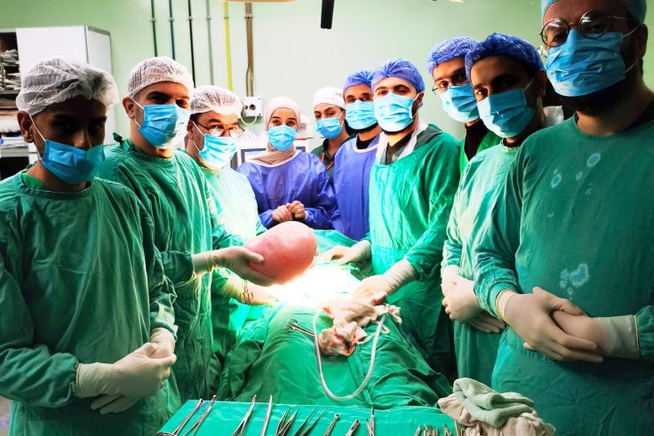 استئصال كيسة كبيرة بالمبيض الأيسر 