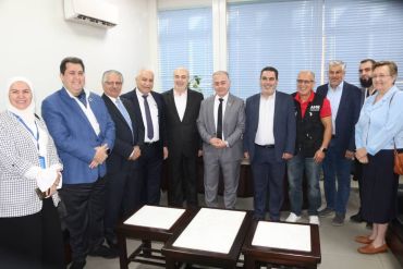 إجراء أول عملية زراعة قرنية 