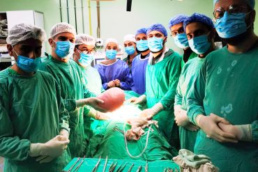 استئصال كيسة كبيرة بالمبيض الأيسر 